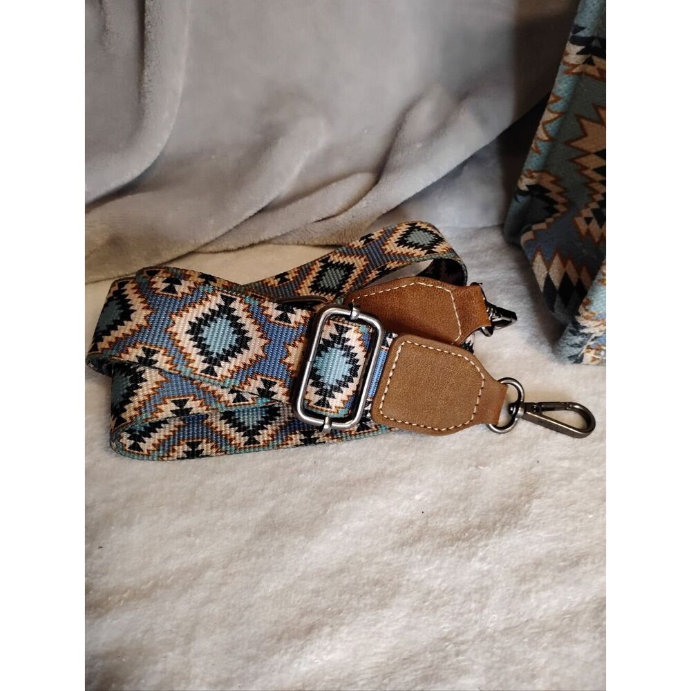 USED Wrangler Crossbody - Picture 7 of 9